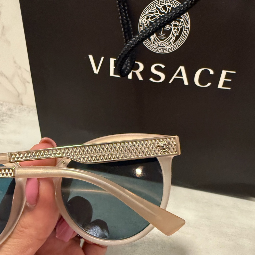 VERSACE ROSE GOLD SUNGLASSES - Picture 9 of 10